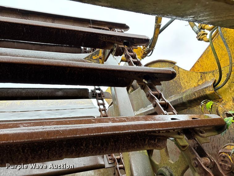 image for item EN5642 1973 Caterpillar 613 elevating scraper