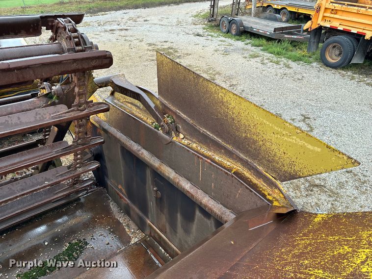 image for item EN5642 1973 Caterpillar 613 elevating scraper