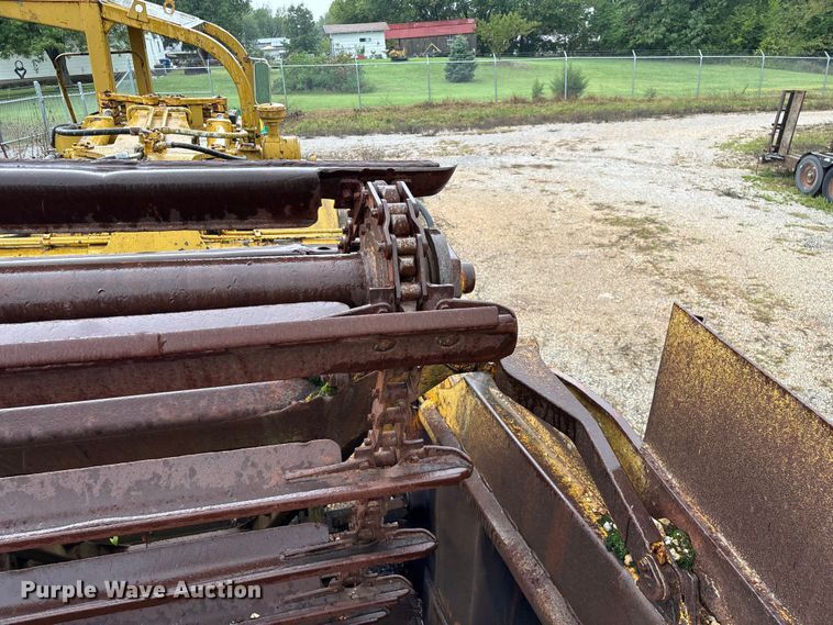 image for item EN5642 1973 Caterpillar 613 elevating scraper