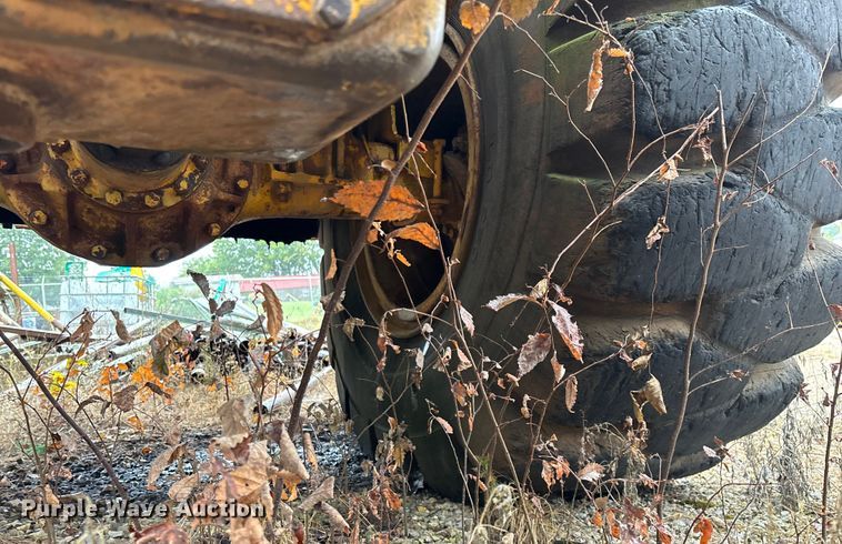 image for item EN5642 1973 Caterpillar 613 elevating scraper