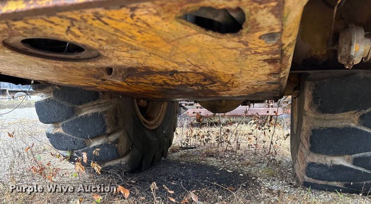 image for item EN5642 1973 Caterpillar 613 elevating scraper