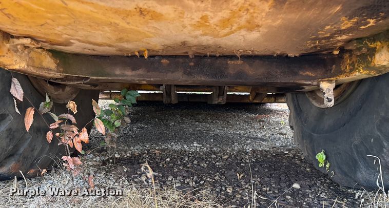 image for item EN5642 1973 Caterpillar 613 elevating scraper