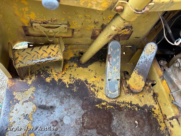 image for item EN5642 1973 Caterpillar 613 elevating scraper