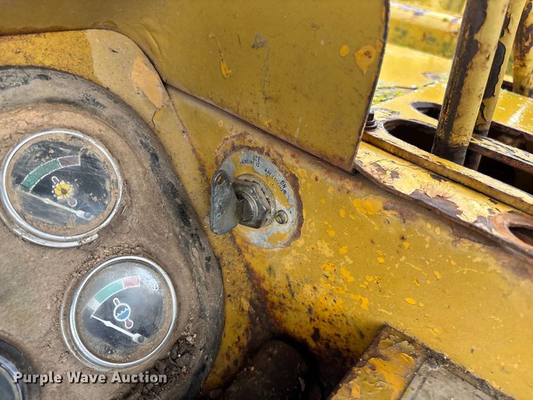 image for item EN5642 1973 Caterpillar 613 elevating scraper