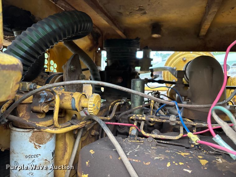 image for item EN5642 1973 Caterpillar 613 elevating scraper