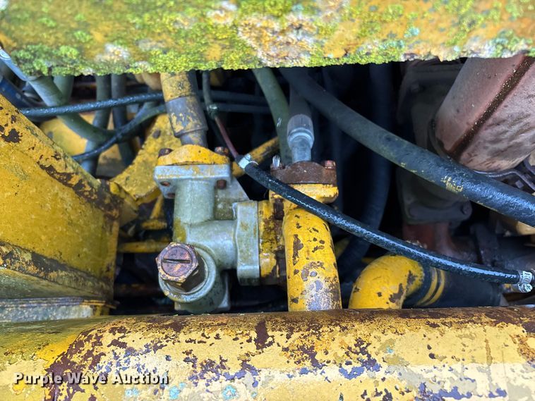 image for item EN5642 1973 Caterpillar 613 elevating scraper