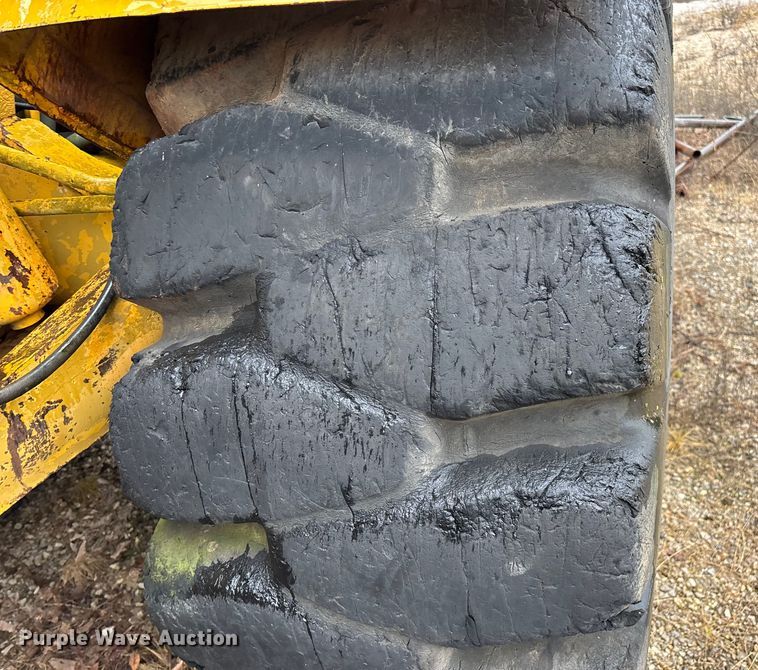 image for item EN5642 1973 Caterpillar 613 elevating scraper