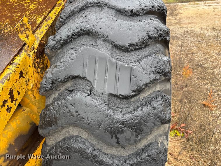 image for item EN5642 1973 Caterpillar 613 elevating scraper