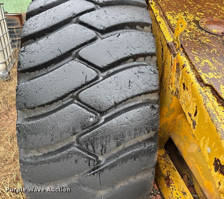 image for item EN5642 1973 Caterpillar 613 elevating scraper