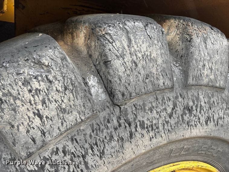 image for item EN5642 1973 Caterpillar 613 elevating scraper