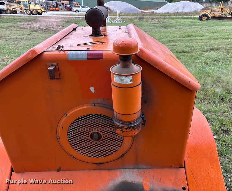 image for item EN5646 Lindsay 80 HC air compressor