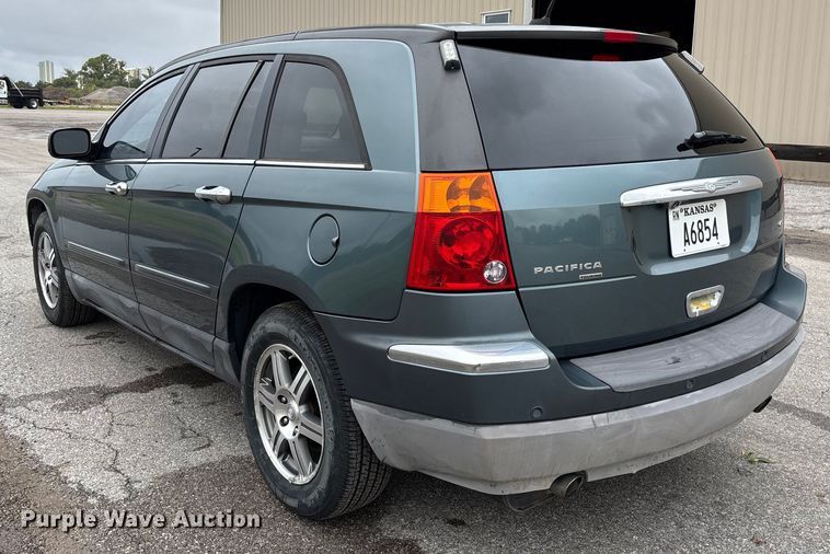 image for item EN7032 2007 Chrysler Pacifica SUV