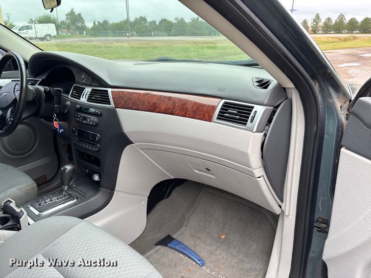 image for item EN7032 2007 Chrysler Pacifica SUV