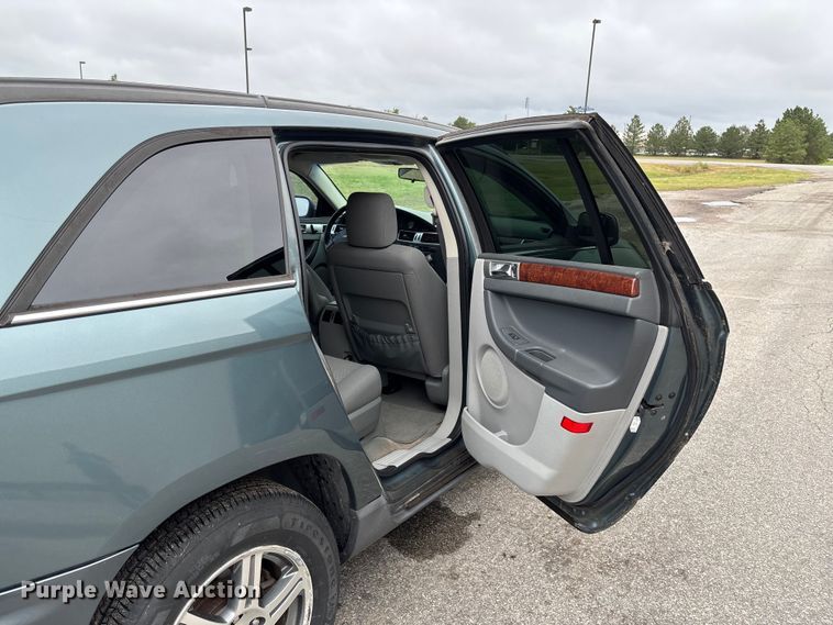 image for item EN7032 2007 Chrysler Pacifica SUV