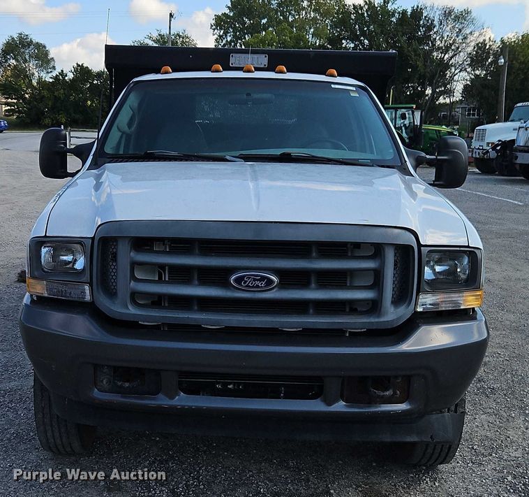 image for item EO4668 2002 Ford F450 Super Duty dump truck