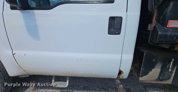 image for item EO4668 2002 Ford F450 Super Duty dump truck