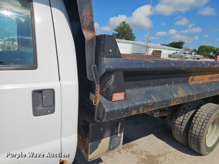 image for item EO4668 2002 Ford F450 Super Duty dump truck