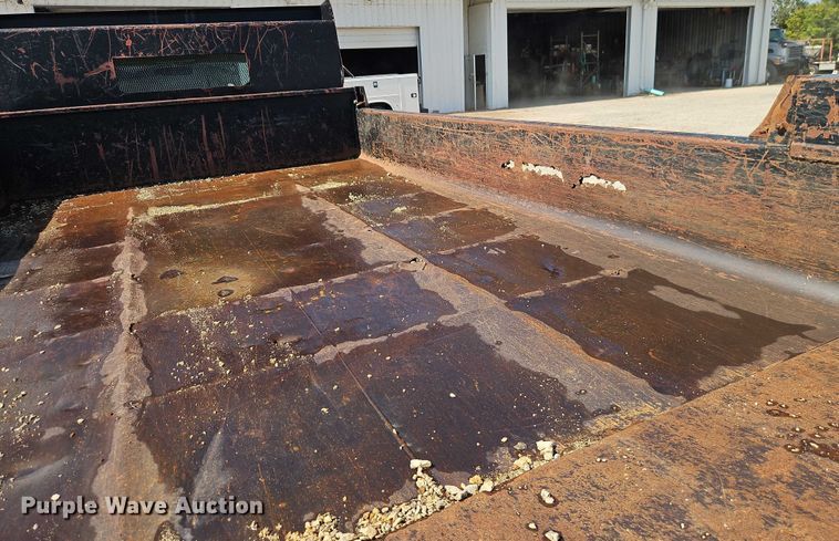 image for item EO4668 2002 Ford F450 Super Duty dump truck