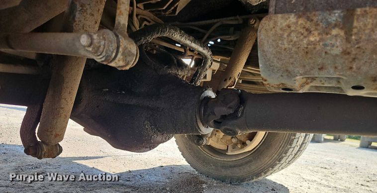 image for item EO4668 2002 Ford F450 Super Duty dump truck