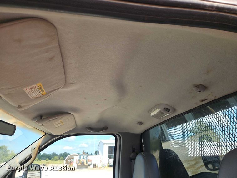 image for item EO4668 2002 Ford F450 Super Duty dump truck