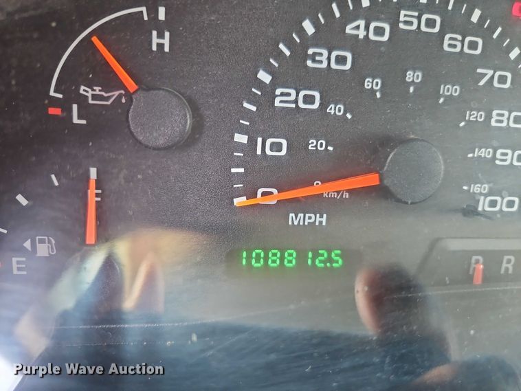 image for item EO4668 2002 Ford F450 Super Duty dump truck