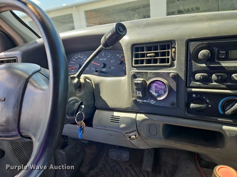 image for item EO4668 2002 Ford F450 Super Duty dump truck