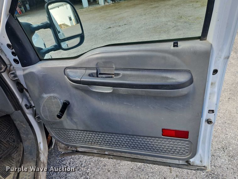 image for item EO4668 2002 Ford F450 Super Duty dump truck