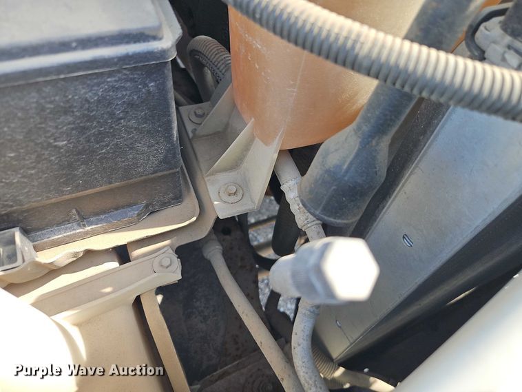 image for item EO4668 2002 Ford F450 Super Duty dump truck