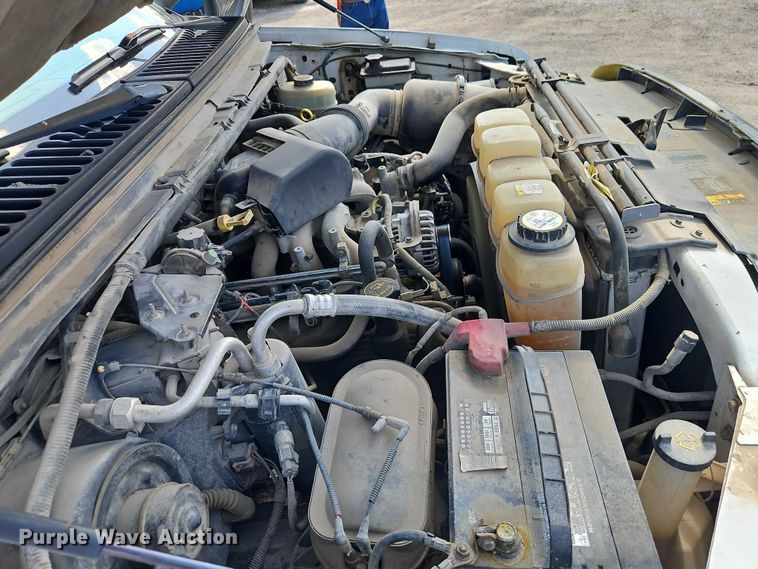 image for item EO4668 2002 Ford F450 Super Duty dump truck