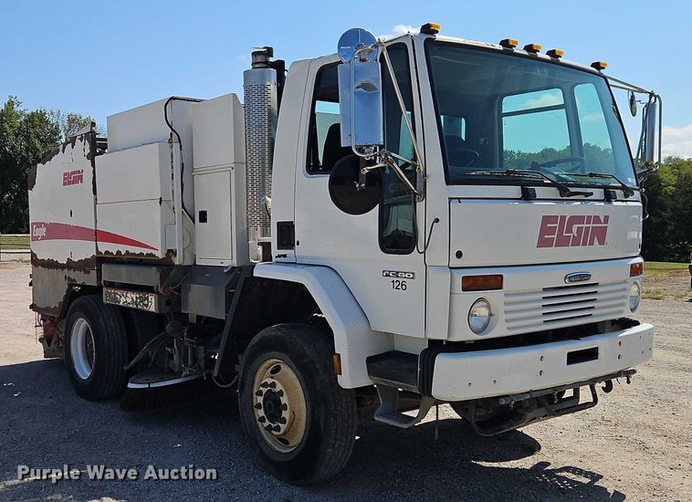 image for item EO4669 2007 Freightliner FC80 street sweeper truck