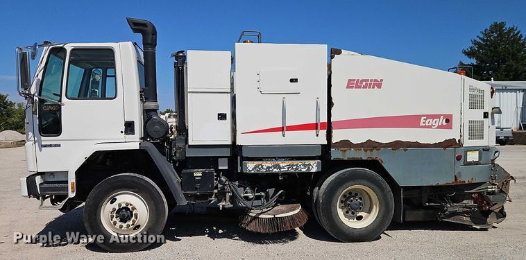 image for item EO4669 2007 Freightliner FC80 street sweeper truck