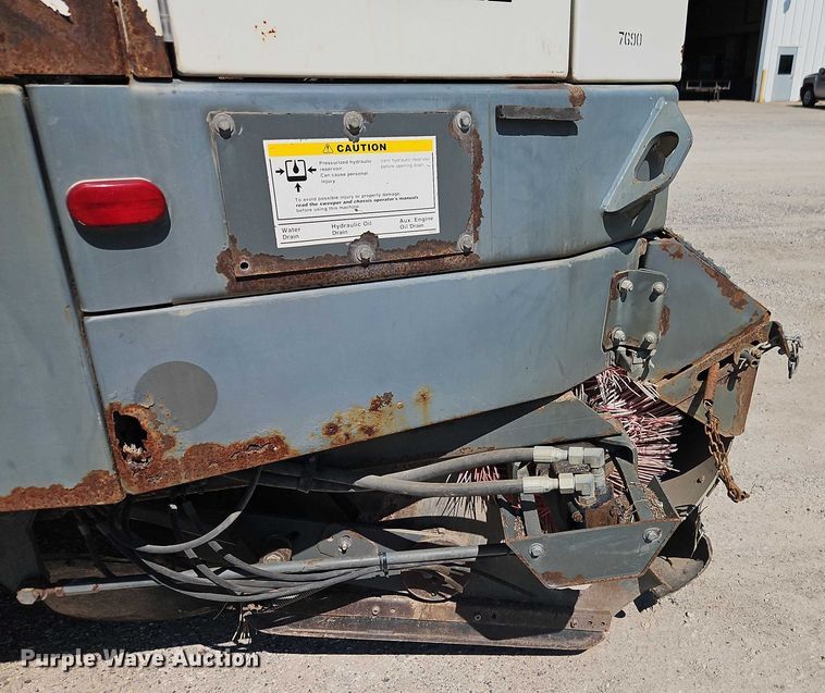 image for item EO4669 2007 Freightliner FC80 street sweeper truck