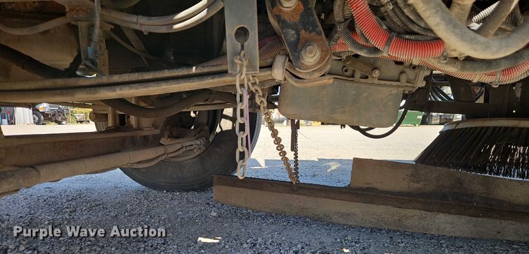 image for item EO4669 2007 Freightliner FC80 street sweeper truck