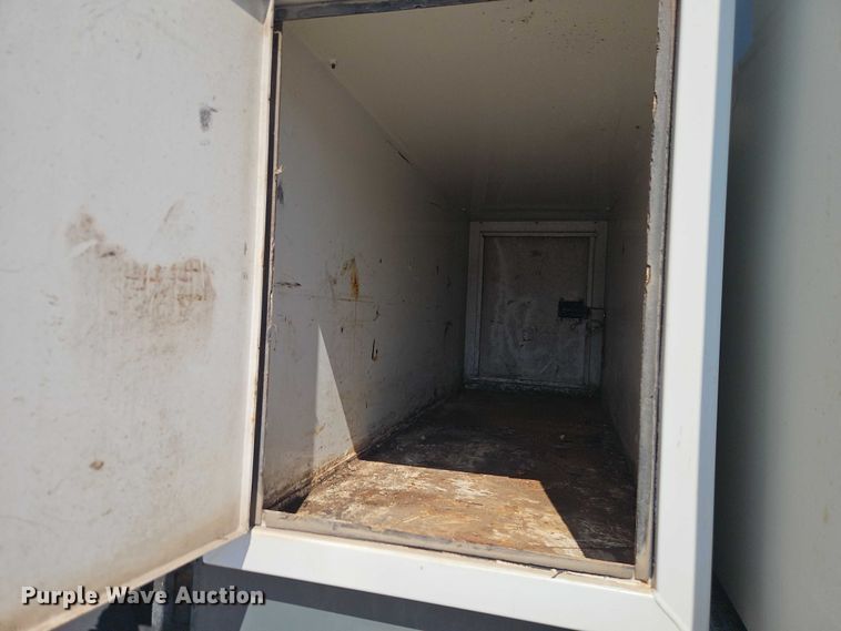 image for item EO4669 2007 Freightliner FC80 street sweeper truck