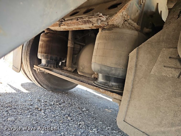 image for item EO4669 2007 Freightliner FC80 street sweeper truck