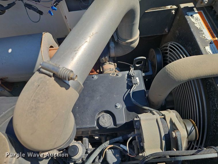 image for item EO4669 2007 Freightliner FC80 street sweeper truck