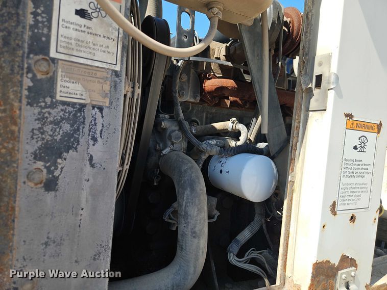 image for item EO4669 2007 Freightliner FC80 street sweeper truck