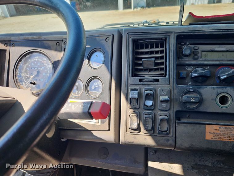 image for item EO4669 2007 Freightliner FC80 street sweeper truck