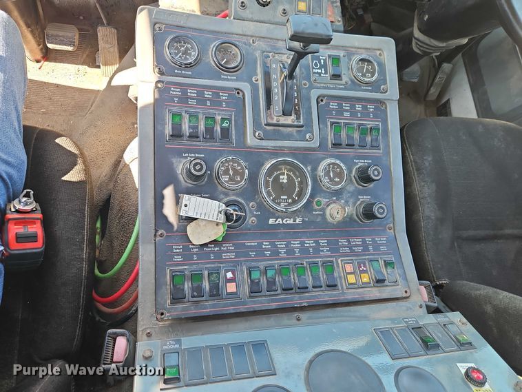 image for item EO4669 2007 Freightliner FC80 street sweeper truck