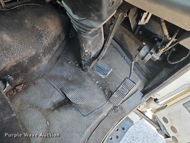 image for item EO4669 2007 Freightliner FC80 street sweeper truck