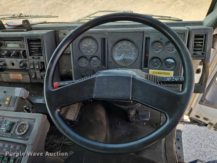 image for item EO4669 2007 Freightliner FC80 street sweeper truck