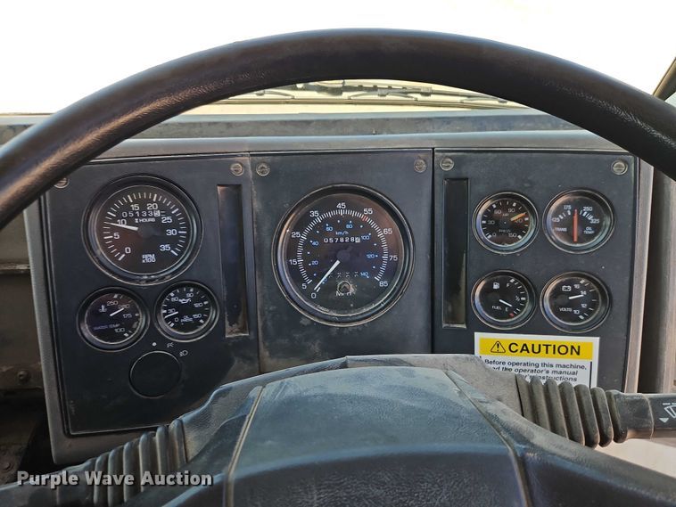 image for item EO4669 2007 Freightliner FC80 street sweeper truck