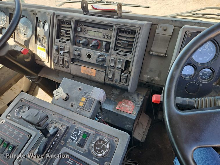 image for item EO4669 2007 Freightliner FC80 street sweeper truck