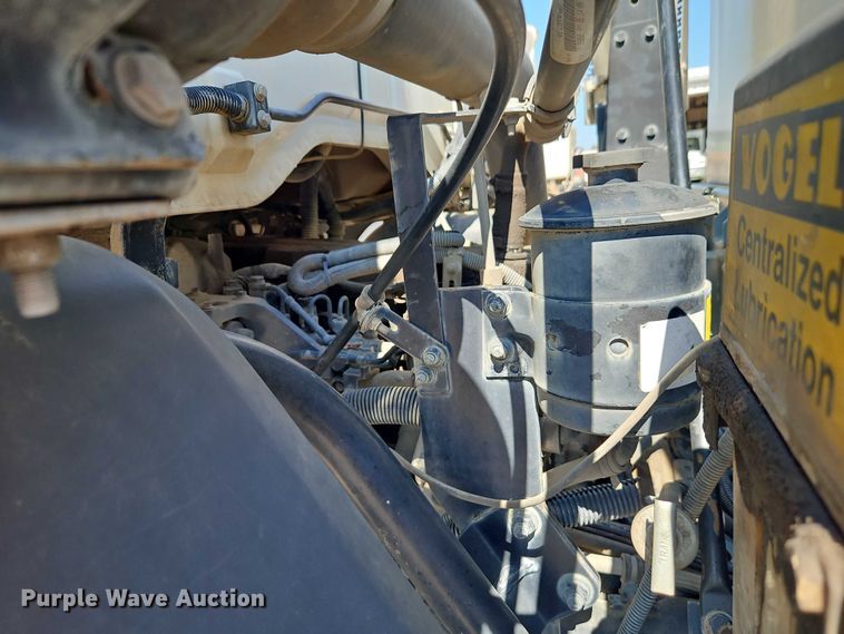 image for item EO4669 2007 Freightliner FC80 street sweeper truck