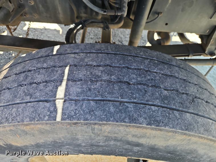 image for item EO4669 2007 Freightliner FC80 street sweeper truck