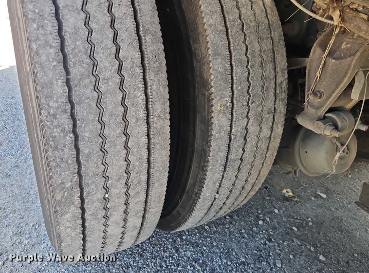 image for item EO4669 2007 Freightliner FC80 street sweeper truck