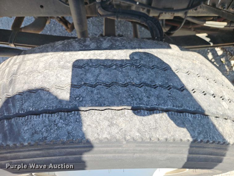 image for item EO4669 2007 Freightliner FC80 street sweeper truck