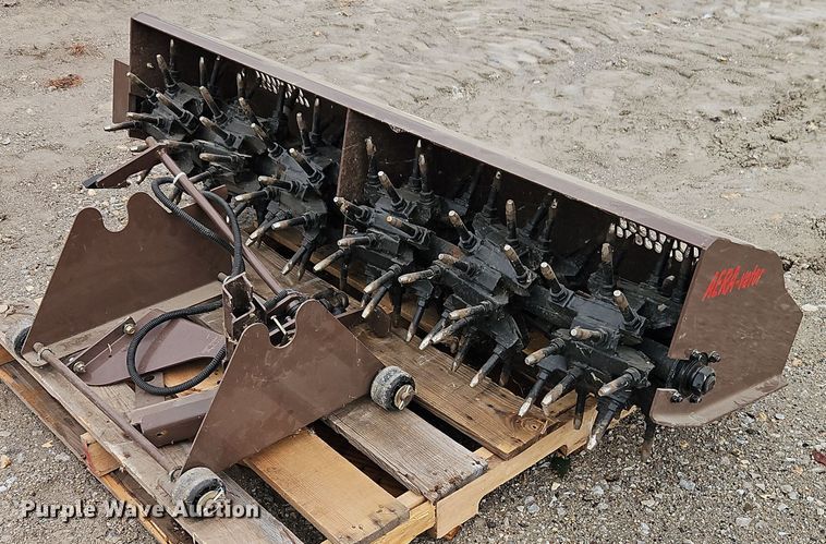 image for item EO4679 Grass Hopper 660 aerator