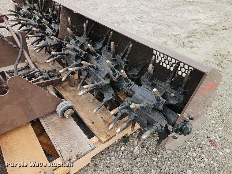 image for item EO4679 Grass Hopper 660 aerator