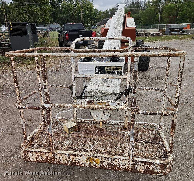 image for item EO4683 Snorkelift TB60 boom lift